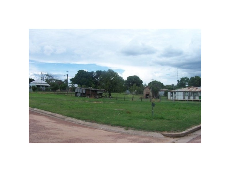 10 Plummer Street, Charters Towers QLD 4820