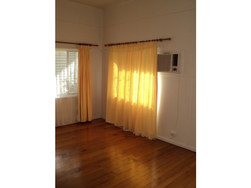 9 Slater Street QUEENTON, Charters Towers QLD 4820