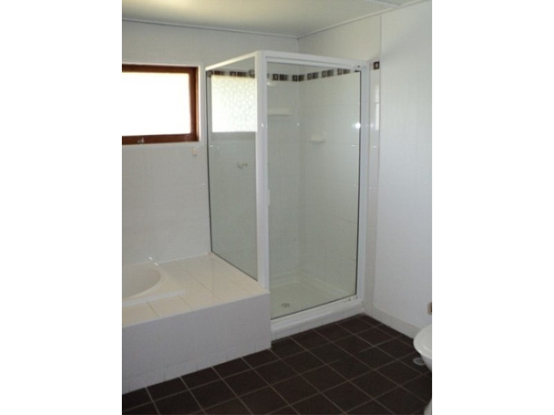 9 Slater Street QUEENTON, Charters Towers QLD 4820