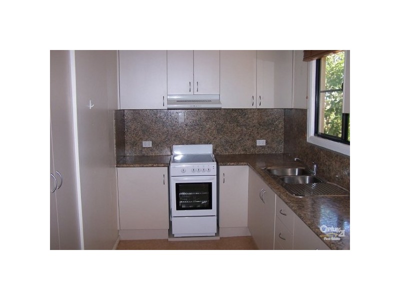 9 Duke Street TOWERS HILL, Charters Towers QLD 4820