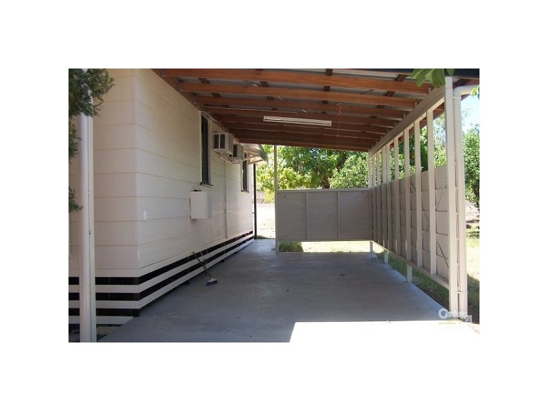 9 Duke Street TOWERS HILL, Charters Towers QLD 4820