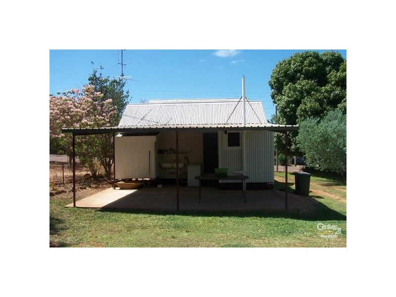 96 Hackett Terrace RICHMOND HILL, Charters Towers QLD 4820