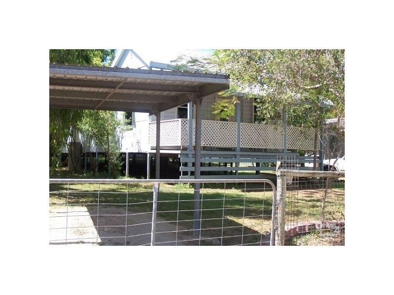 38 Yelland Street QUEENTON, Charters Towers QLD 4820
