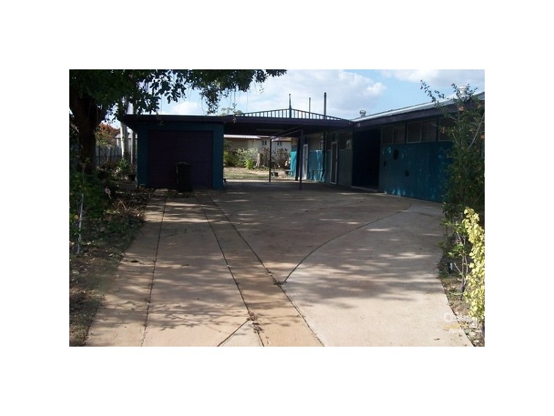 38 Hackett Tce, Charters Towers QLD 4820