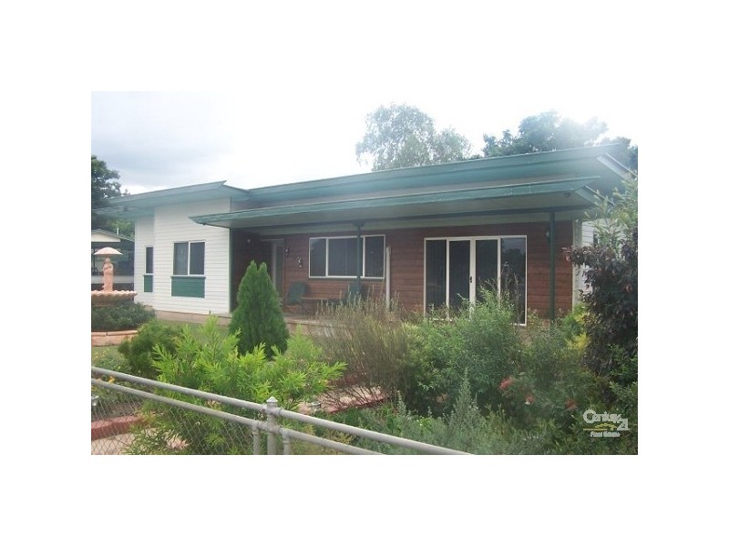 20 Hackett Tce, Charters Towers QLD 4820