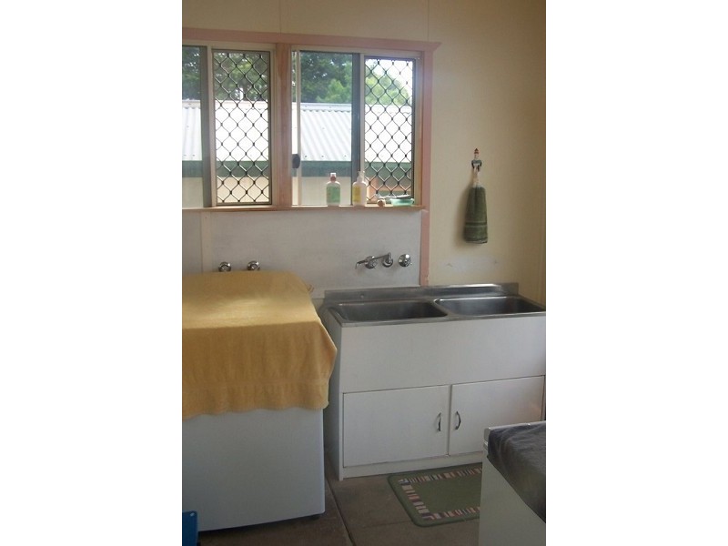 20 Hackett Tce, Charters Towers QLD 4820