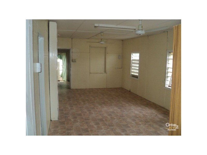 11 Dundee Lane, Charters Towers QLD 4820