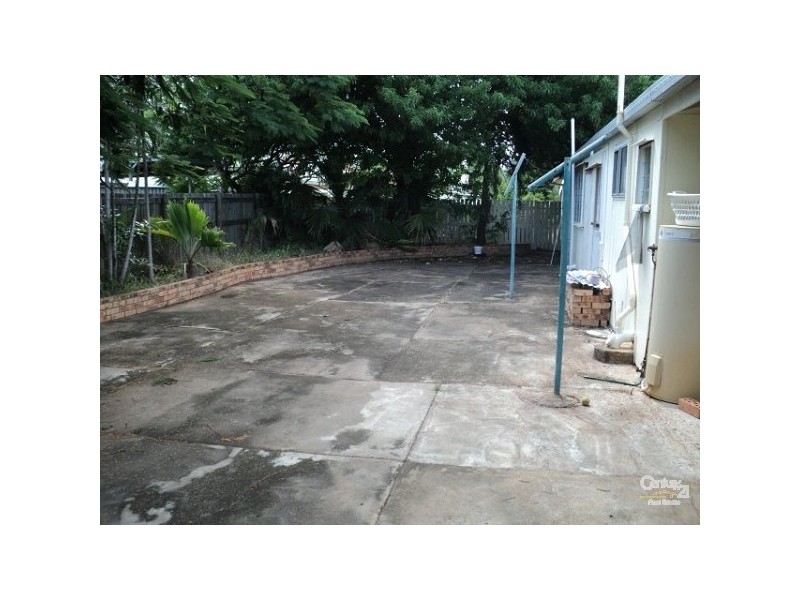 4 St Gabriels Close, Charters Towers QLD 4820