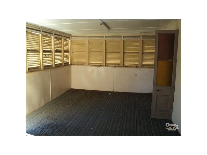 28 Park Street, Charters Towers QLD 4820