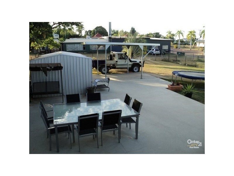 102 Hackett Terrace, Charters Towers QLD 4820