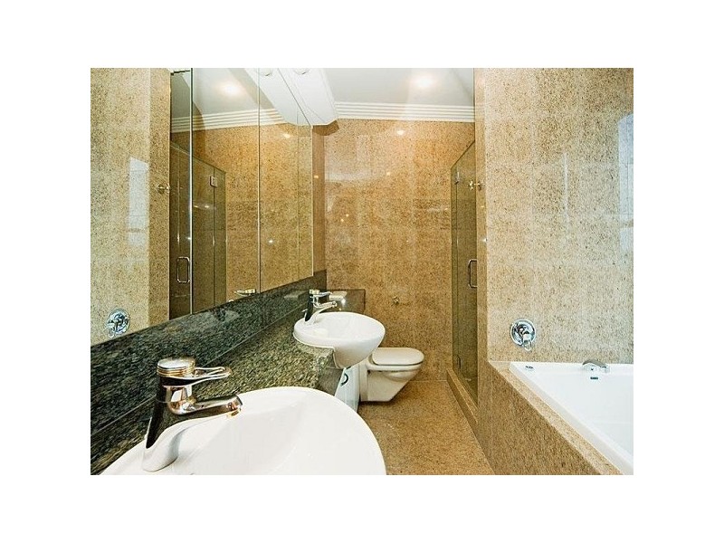 1015 Rosebank Way, Hope Island QLD 4212