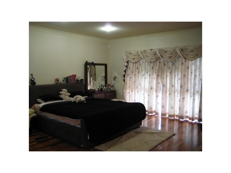 19 Oakview Circuit, Brookwater QLD 4300