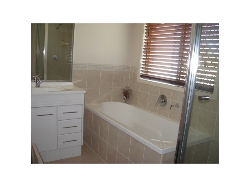 Kensington Grove QLD 4341