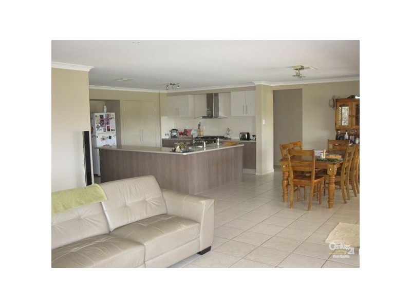 Kensington Grove QLD 4341