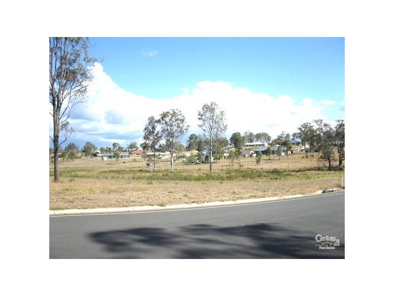 4 Harwood St, Kensington Grove QLD 4341