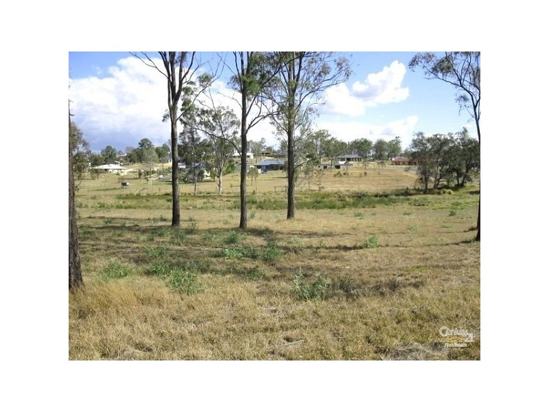 4 Harwood St, Kensington Grove QLD 4341