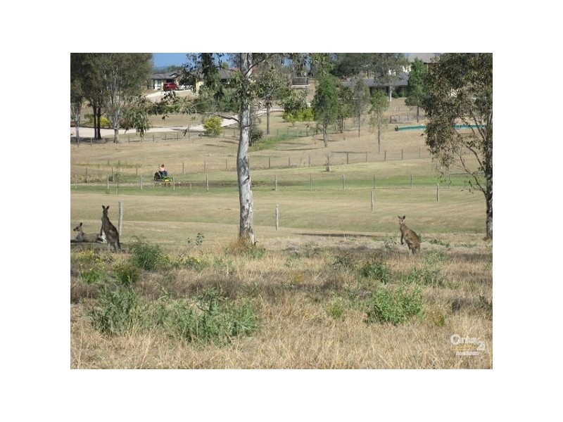 4 Harwood St, Kensington Grove QLD 4341