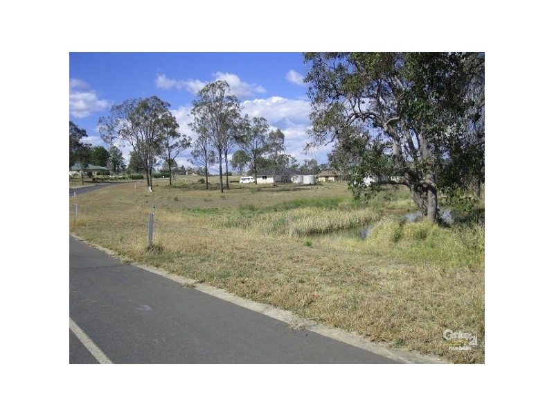 4 Harwood St, Kensington Grove QLD 4341