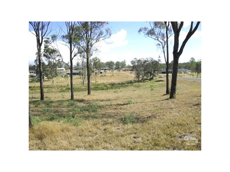 4 Harwood St, Kensington Grove QLD 4341