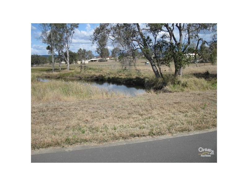 4 Harwood St, Kensington Grove QLD 4341