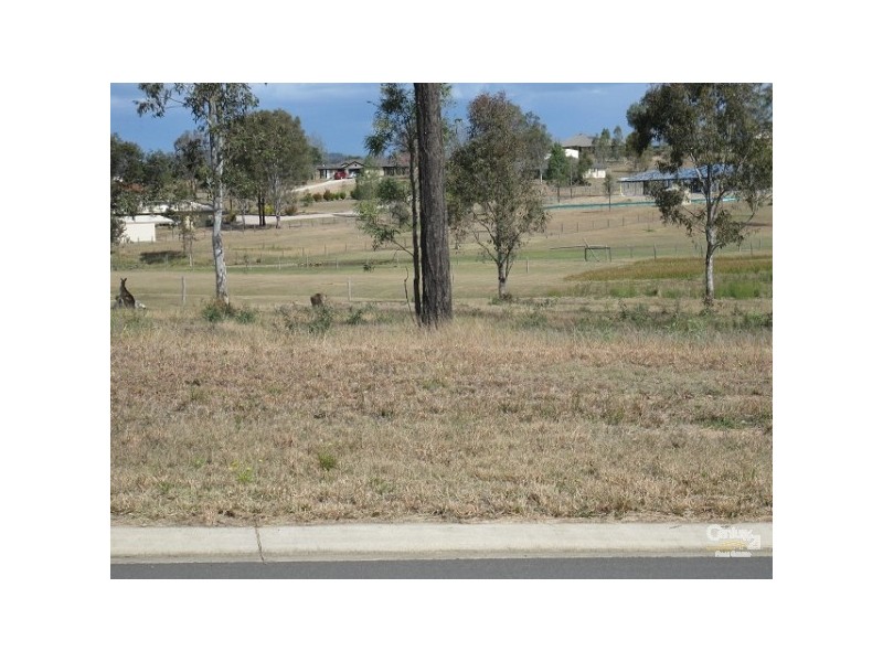 4 Harwood St, Kensington Grove QLD 4341