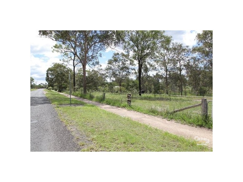 20 Australia II Dr, Kensington Grove QLD 4341