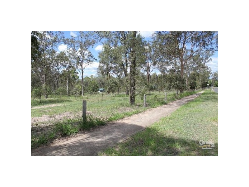 20 Australia II Dr, Kensington Grove QLD 4341