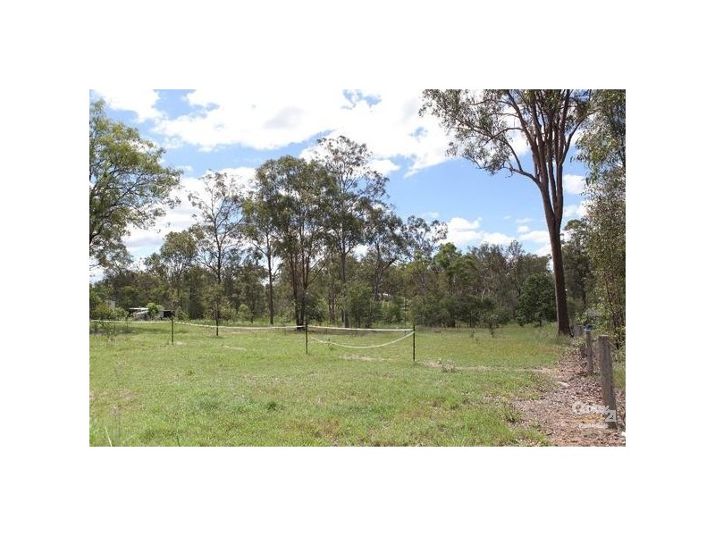 20 Australia II Dr, Kensington Grove QLD 4341