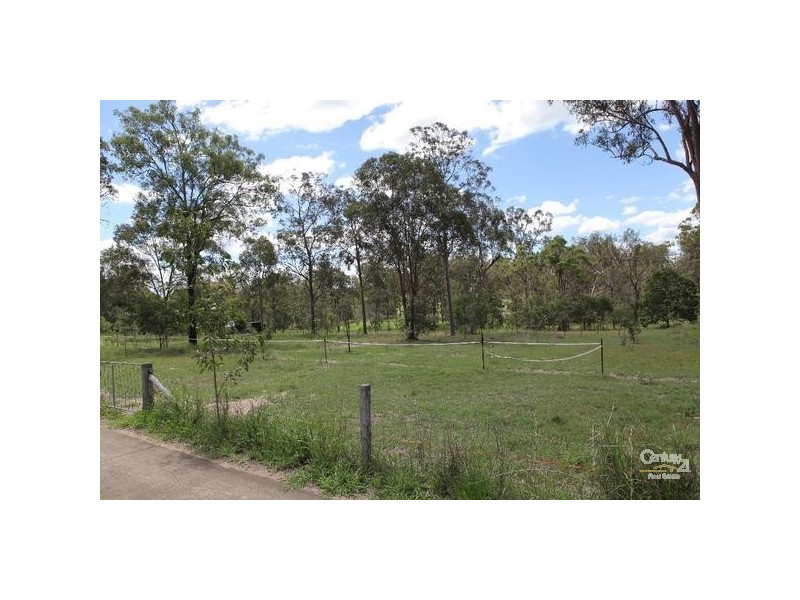 20 Australia II Dr, Kensington Grove QLD 4341