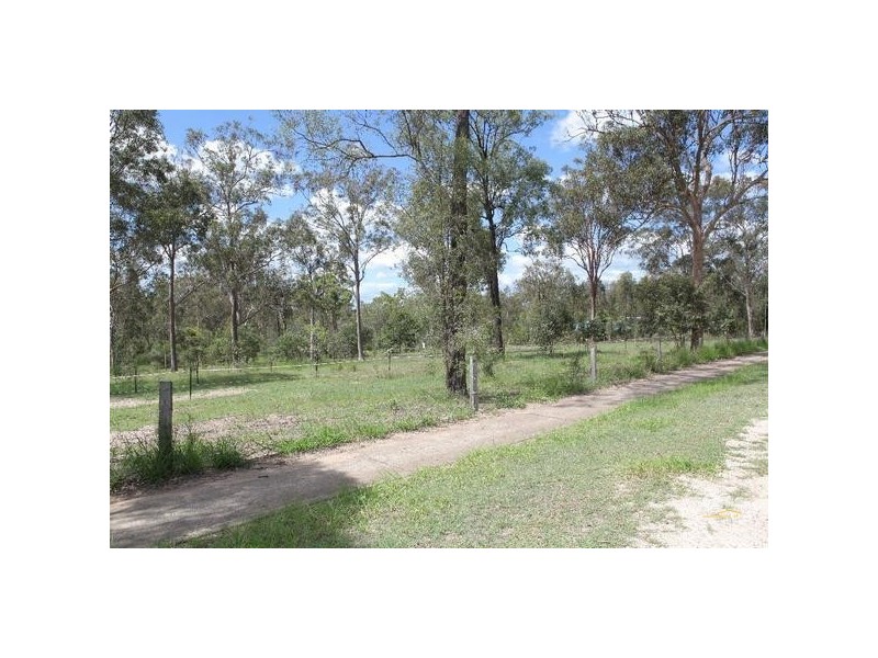 20 Australia II Dr, Kensington Grove QLD 4341