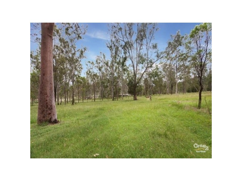 21 McDonald Road, Wivenhoe Pocket QLD 4306