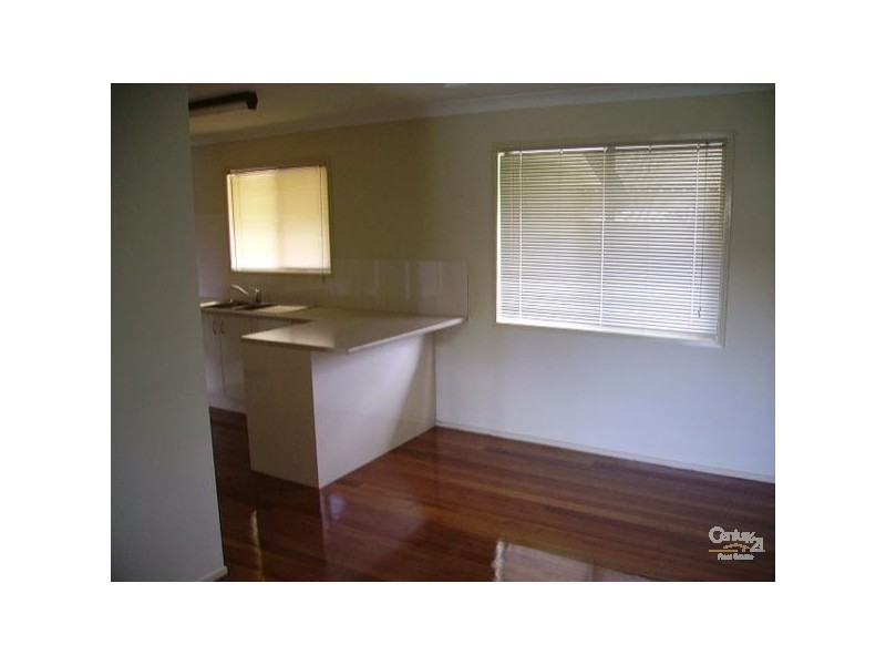 35 Daniel Street, Lowood QLD 4311