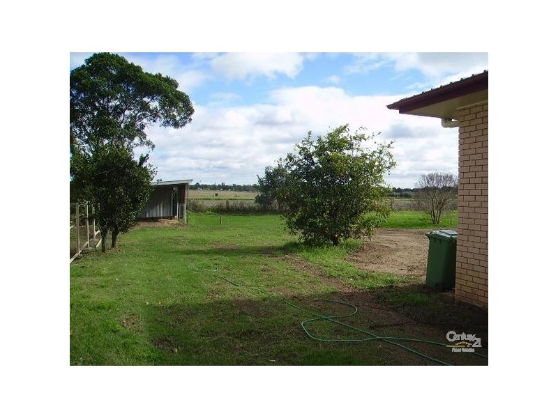 35 Daniel Street, Lowood QLD 4311