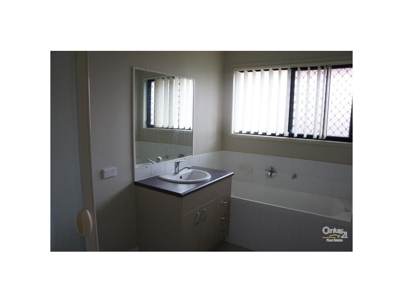 26 Honeyeater Place, Lowood QLD 4311