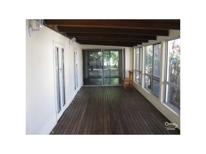 24 Daniel Street, Lowood QLD 4311