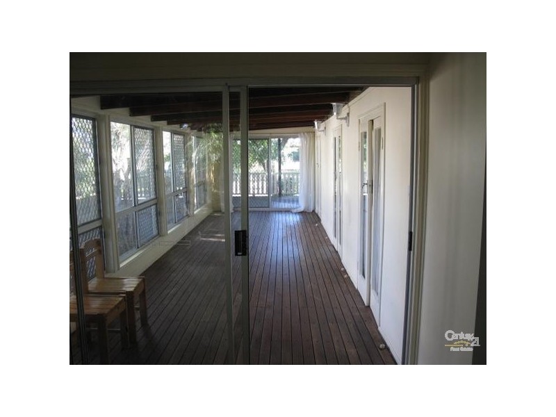 24 Daniel Street, Lowood QLD 4311