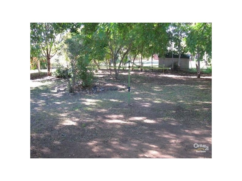 24 Daniel Street, Lowood QLD 4311