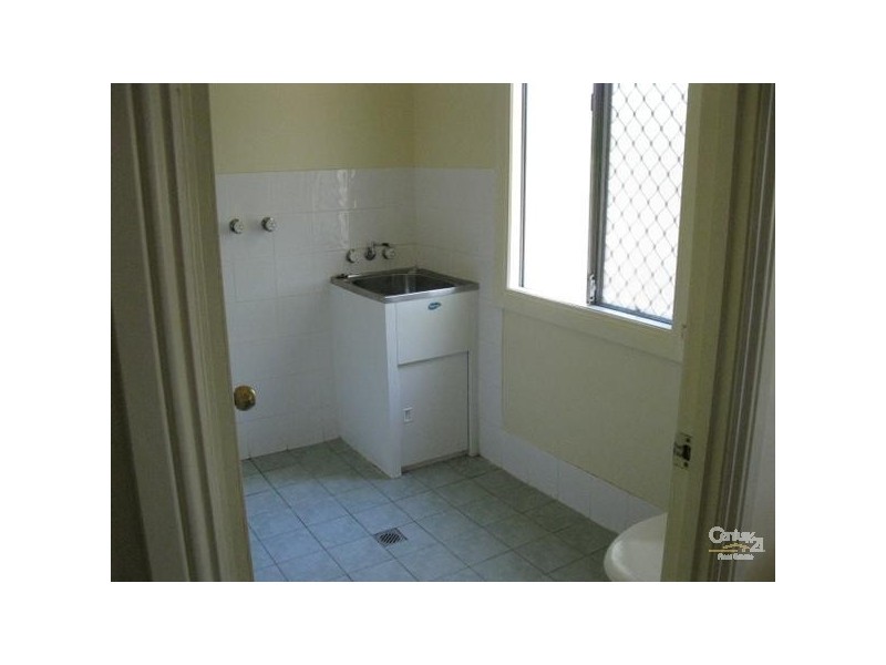 24 Daniel Street, Lowood QLD 4311