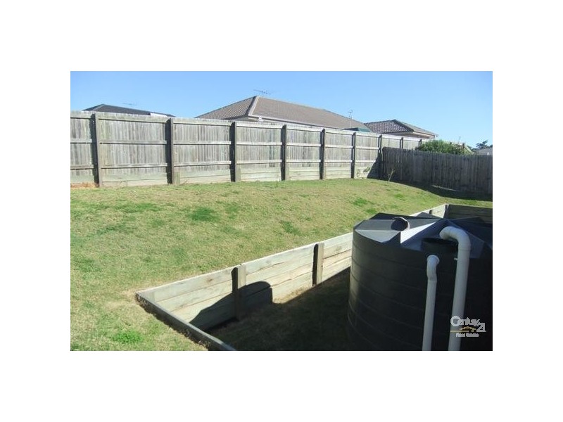 4 Mallard Street, Lowood QLD 4311