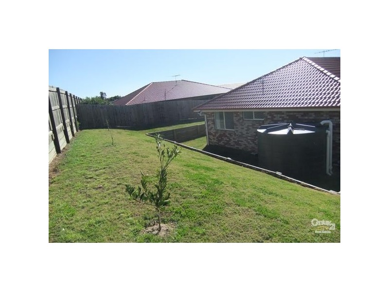 4 Mallard Street, Lowood QLD 4311