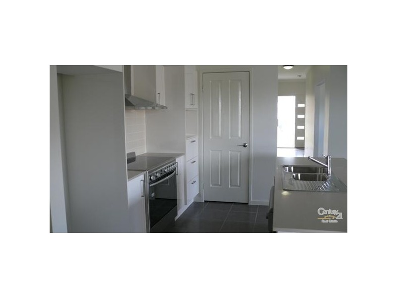 7 Goldenwood Cres, Fernvale QLD 4306