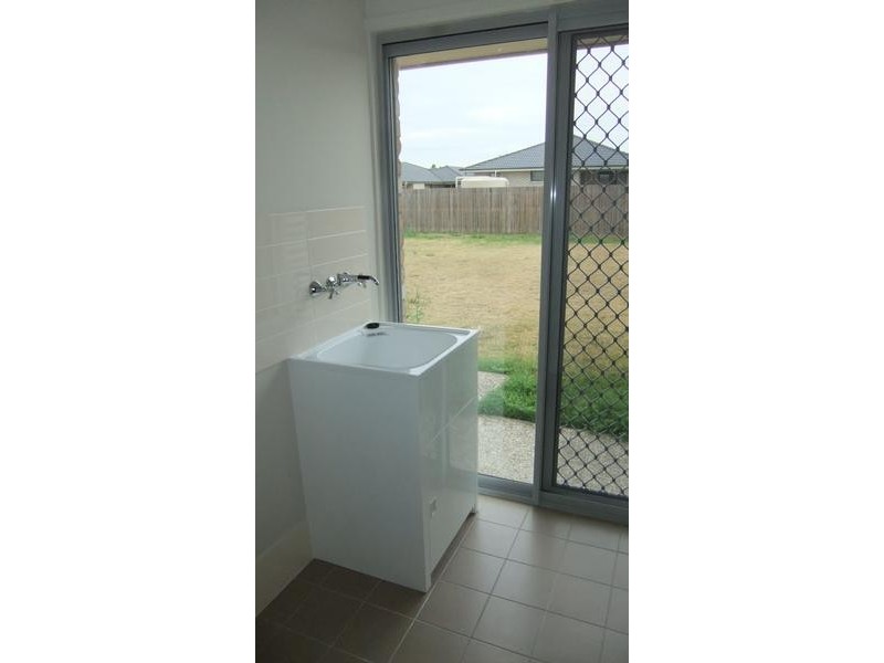 21 McInnes Street, Lowood QLD 4311
