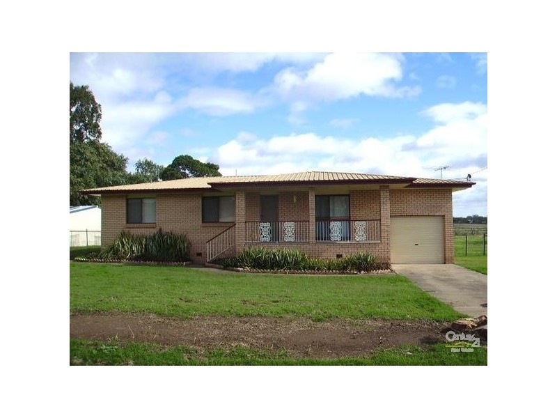 35 Daniel Street, Lowood QLD 4311