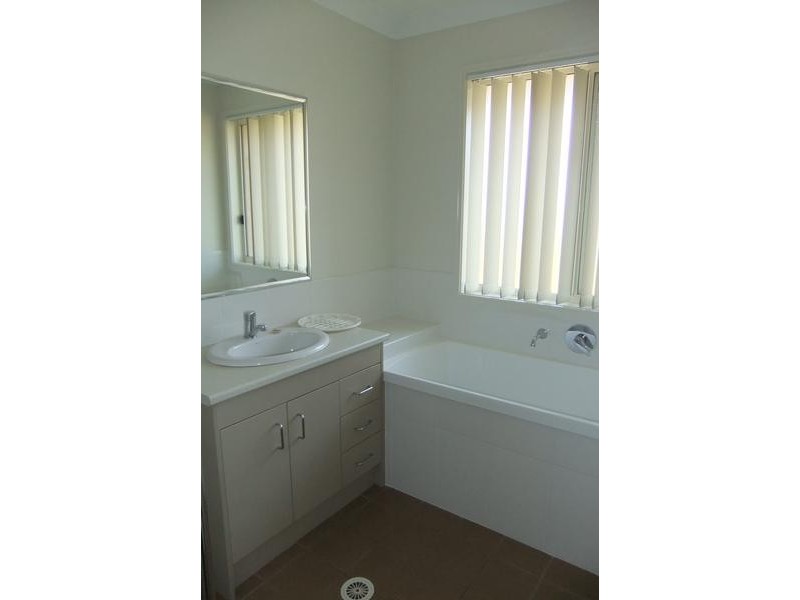 31 Bray Street, Lowood QLD 4311