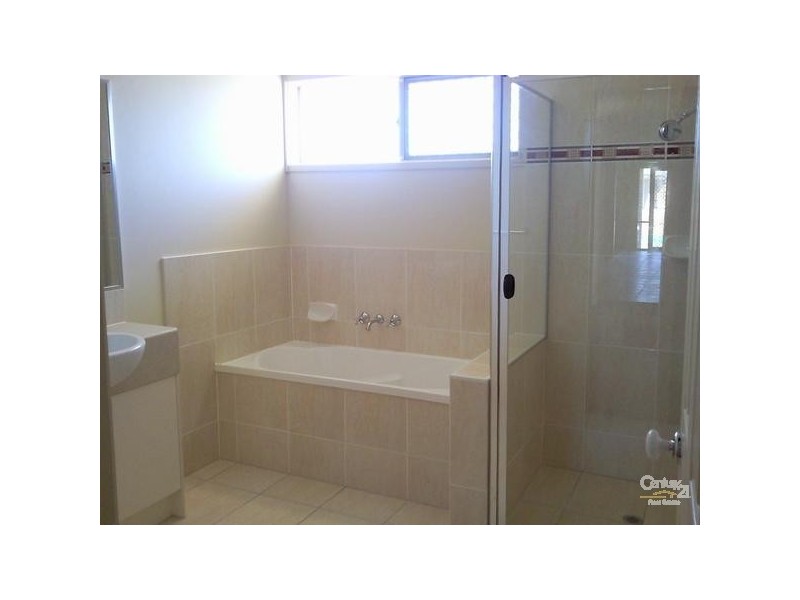 32 Honeyeater Place, Lowood QLD 4311