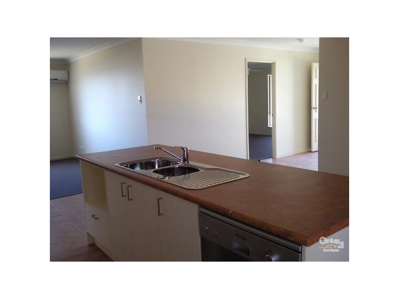 32 Honeyeater Place, Lowood QLD 4311