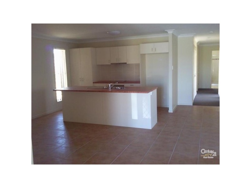 32 Honeyeater Place, Lowood QLD 4311