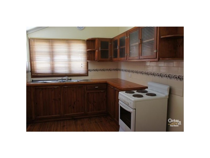 64 Railway Street, Lowood QLD 4311