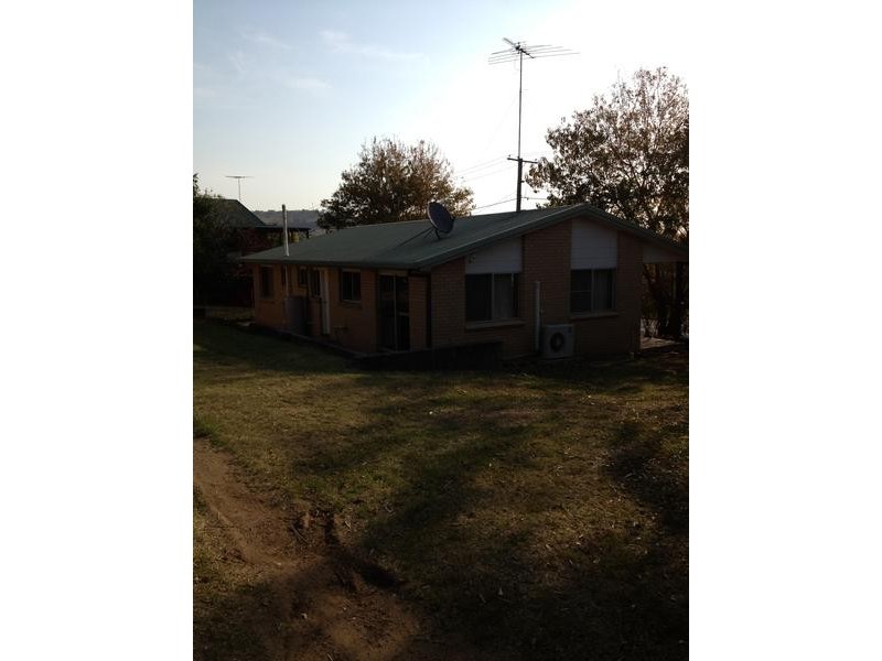 32 Park Street, Lowood QLD 4311