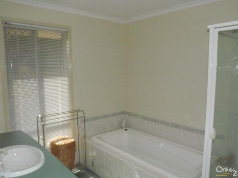 Glamorgan Vale QLD 4306